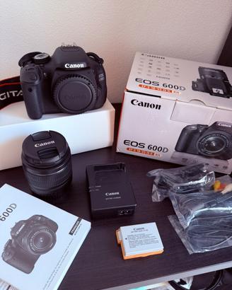 Canon EOS 600D + Obiettivo 18-55mm Kit completo