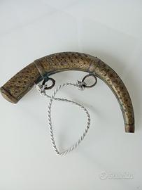 corno antico ottone