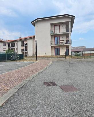 Appartamento di 65 m² con 3 locali e box auto a Fe