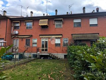 VILLA A SCHIERA A CORIANO