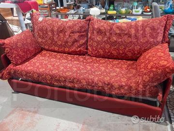 Codice: 268808 DIVANO 3 POSTI COMPLETO DI 2 LETTI