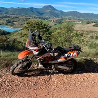 Ktm 690 enduro r doppia omologazione