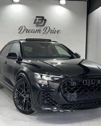 Audi Q8 RS TFSI V8 quattro tiptronic
