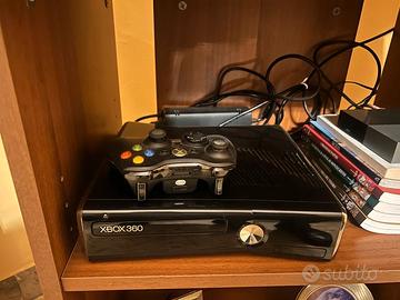 Microsoft Xbox 360 con accessori