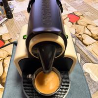 Nespresso Essenza pari al NUOVO. Revisionata.