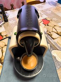 Nespresso Essenza pari al NUOVO. Revisionata.
