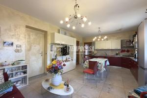 Splendido Trilocale ristrutturato con giardino pri