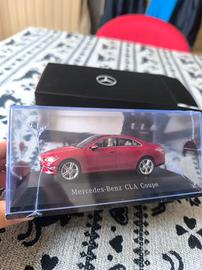 mercedes cla 1/18 modellino 