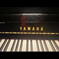 pianoforte YAMAHA verticale b1