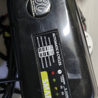 Carica batterie mantenitore di carica