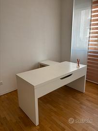 Scrivania MALM IKEA con piano estraibile