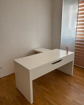 Scrivania MALM IKEA con piano estraibile