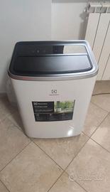 condizionatore portatile electrolux EXP26U338CW 