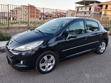 Peugeot 207. 1600 HDi 93 cv. full. optional 