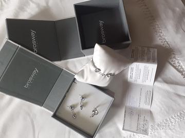 Set bracciale anello e orecchini