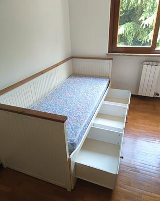 cameretta ikea.letto e armadio