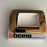 Placche in metallo b-ticino living oro