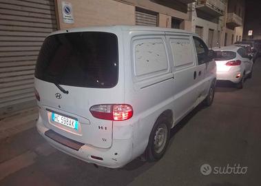 Hyundai H-1 2.5 CRDi 

