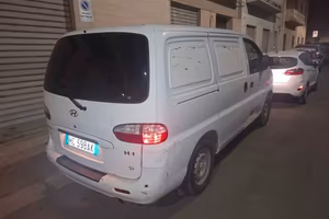 Hyundai H-1 2.5 CRDi 
