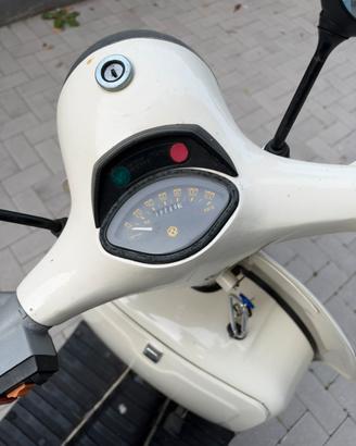 Vespa Bajaj Chetak 150