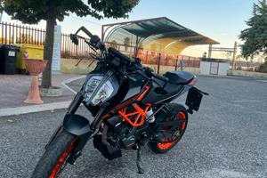 KTM duke 125
