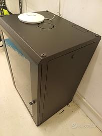 Armadio Rack 19" a muro 18 unità prof 505mm