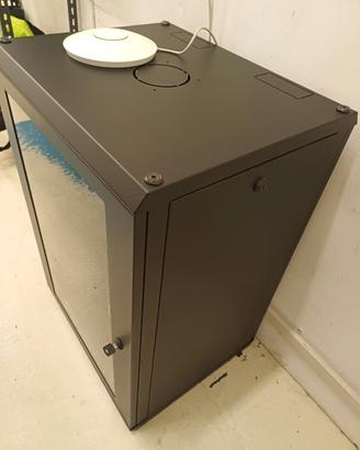 Armadio Rack 19" a muro 18 unità prof 505mm