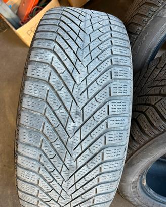 Pneumatici Pirelli Winter Scorpion 235/50 R19