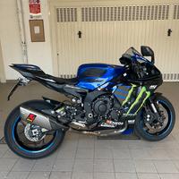 Yamaha R1 2023