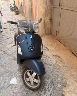 Vespa gts 300