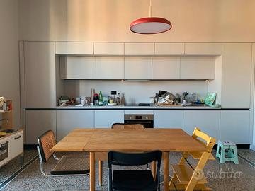 Tavolo danese mid-century allungabile in quercia