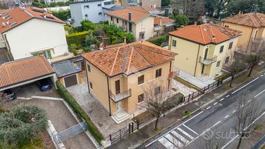 PORZIONE DI BIFAMILIARE A GREZZANA