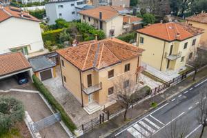 PORZIONE DI BIFAMILIARE A GREZZANA