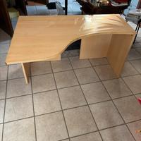 Scrivania da ufficio o da camera