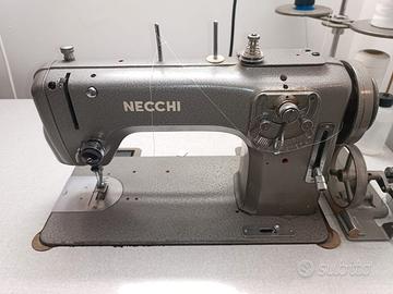 Macchina da cucire Necchi Type 539 con banco