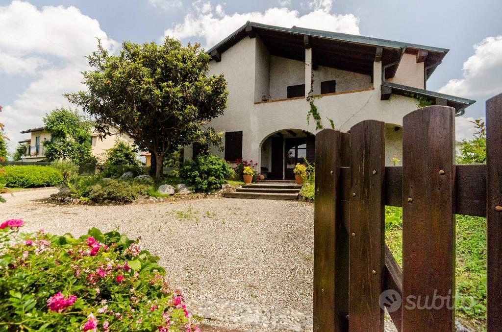 Villa di 460 m² con più di 5 locali e box auto dop - Vista 3