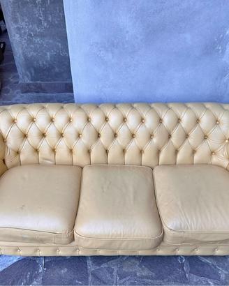 Divano Chesterfield
