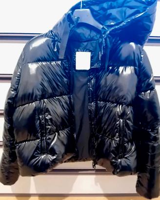 Piumino fashion nero lucido