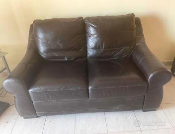Divano a due posti in similpelle