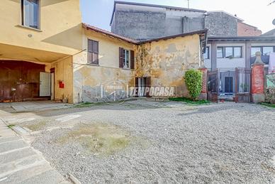 RUSTICO SU 2 LIVELLI IN CORTE, Via Vignola, Somma