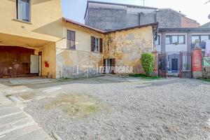 RUSTICO SU 2 LIVELLI IN CORTE, Via Vignola, Somma