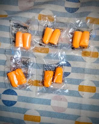 Confezioni sigillate di tappi per le orecchie
