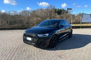 AUDI A1 SPORTBACK S-LINE S-TRONIC VS