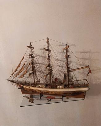 Modellino veliero in legno cotto sark