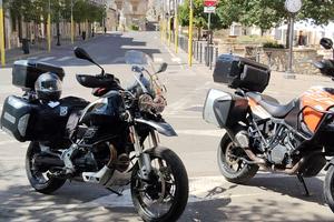 Moto guzzi v85tt guardia d'onore 2022