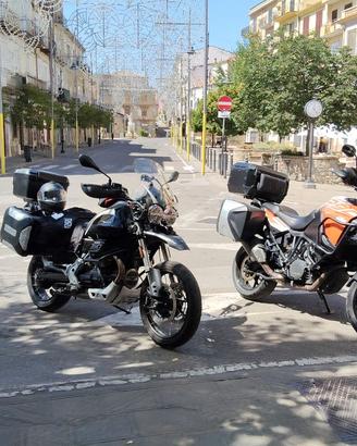 Moto guzzi v85tt guardia d'onore 2022