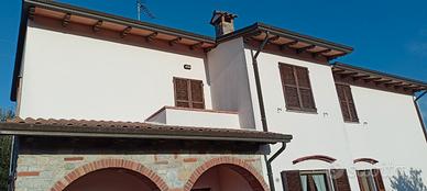 Casa indipendente con giardino, doppia abitazione