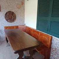  Tavolo e panca in legno massello. 