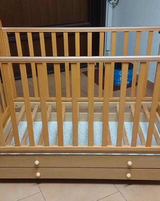 lettino con sponde e 2 cassettoni porta biancheria
