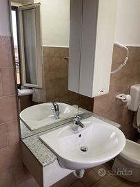 Mobile bagno sospeso